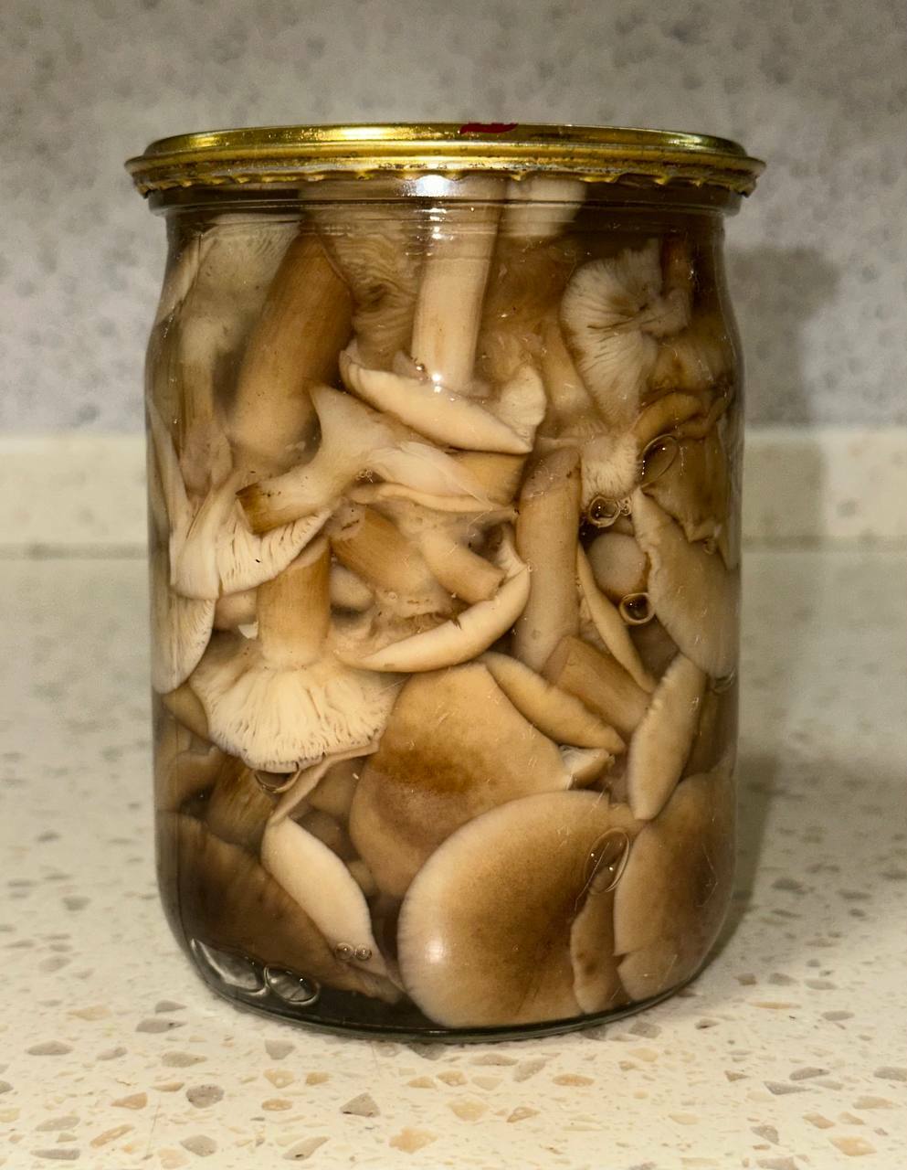 Опята маринованные